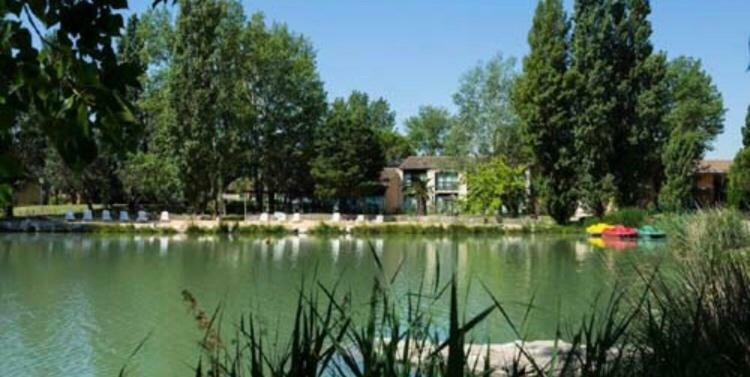 Appartement Village 7 En Residence De Vacances En Camargue Arles Dış mekan fotoğraf
