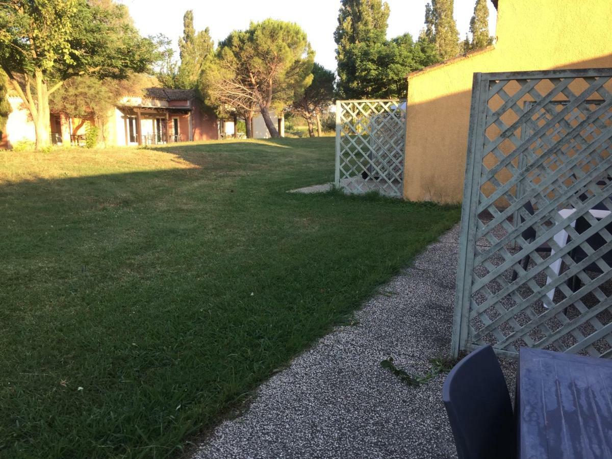 Appartement Village 7 En Residence De Vacances En Camargue Arles Dış mekan fotoğraf